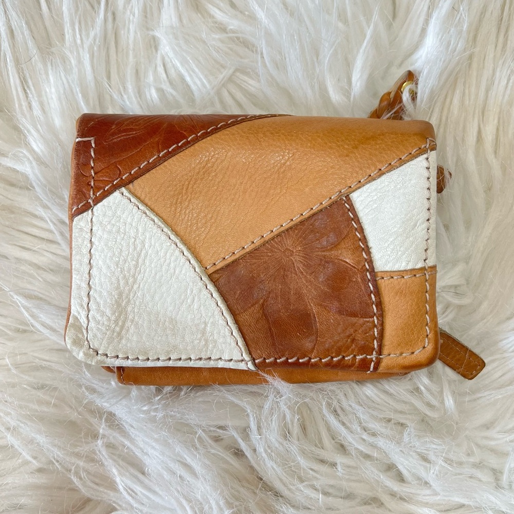 Fossil Vintage 90s/Y2K Brown Patchwork Leather Medium Wallet 🤎🗝️